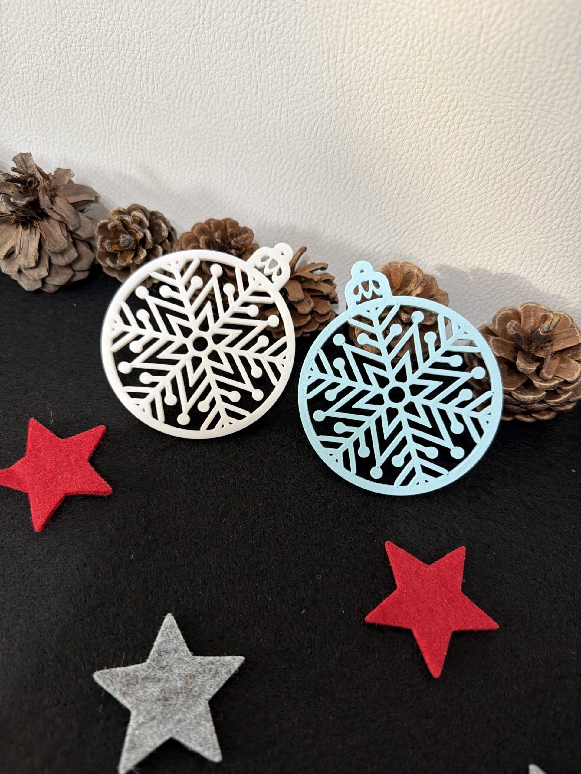 Weihnachtsanhänger „Schneeflocken-Kugel“