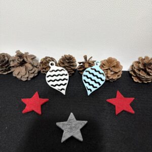 Weihnachtsanhänger Tropfen mit Wellenmuster